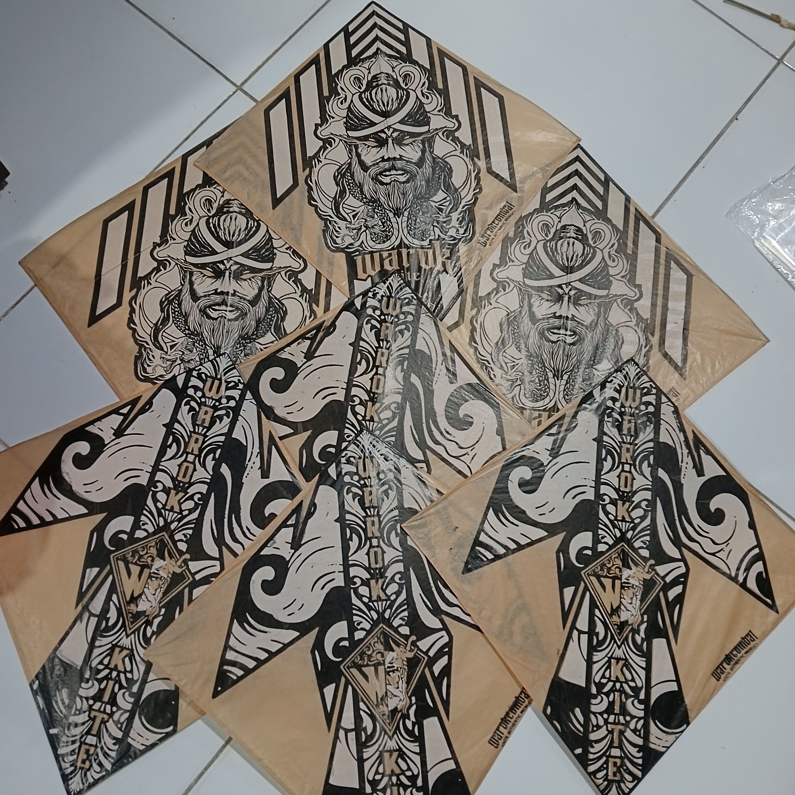 50PCS Layangan Sukhoi Warok Motif Gen Z Kertas Tisu CoklatSuper Lilitan Sablon Stabilo 2 Warna Bambu PETUNG Cocok Untu Main Tarik Ulur Dan Jepret